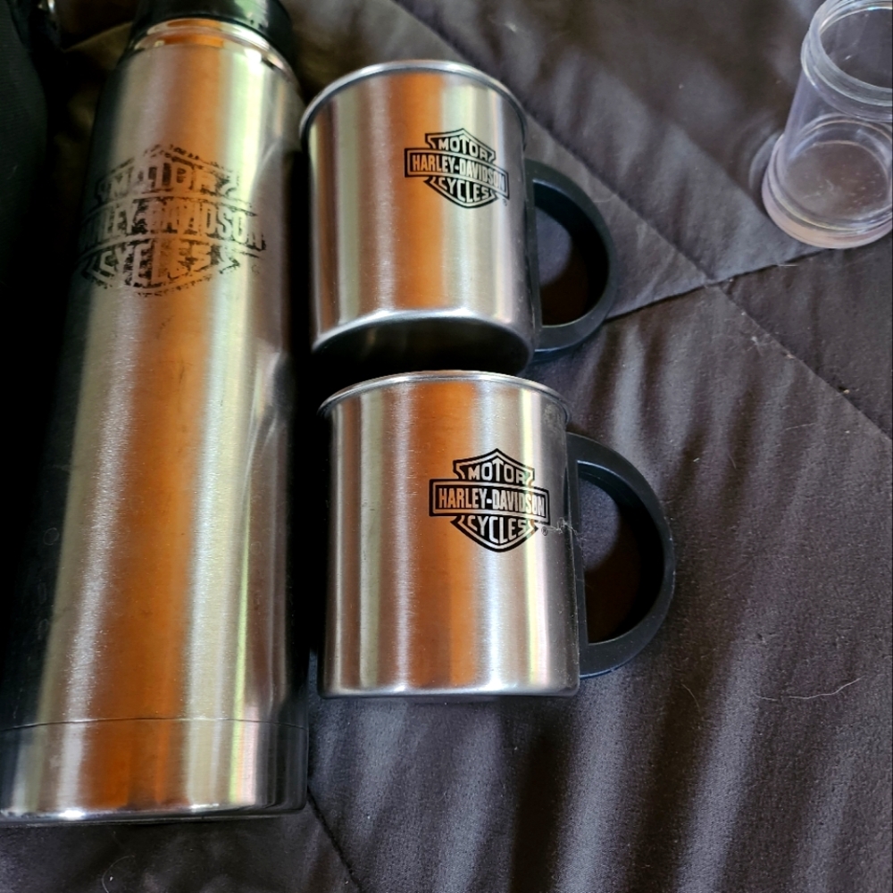 10 pc Harley Thermos with tin cups and case